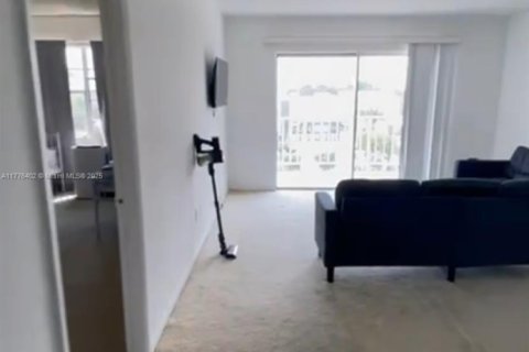 Condominio en venta en Miami, Florida, 1 dormitorio, 76.74 m2 № 1941569 - foto 2