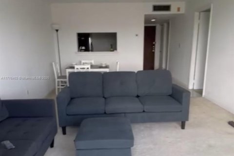 Condominio en venta en Miami, Florida, 1 dormitorio, 76.74 m2 № 1941569 - foto 1