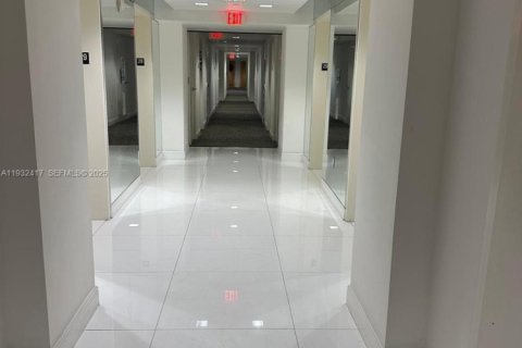 Copropriété à vendre à Miami, Floride: 2 chambres, 85.47 m2 № 1990704 - photo 4