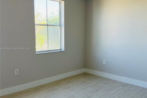 Copropriété à louer à Miami, Floride: 3 chambres, 144.93 m2 № 1971455 - photo 7