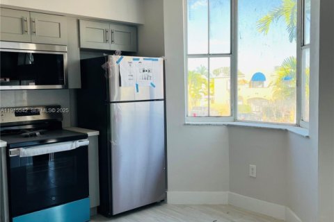 Copropriété à louer à Miami, Floride: 3 chambres, 144.93 m2 № 1971455 - photo 3