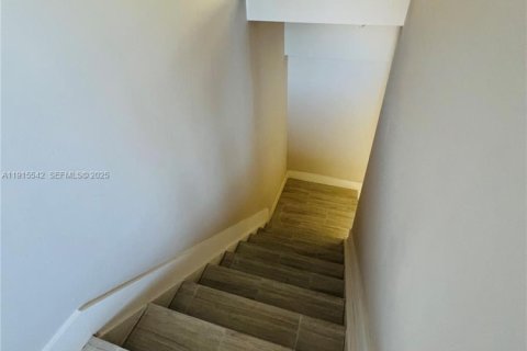 Copropriété à louer à Miami, Floride: 3 chambres, 144.93 m2 № 1971455 - photo 15
