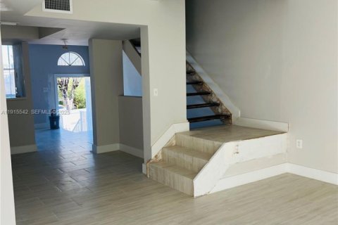 Copropriété à louer à Miami, Floride: 3 chambres, 144.93 m2 № 1971455 - photo 6