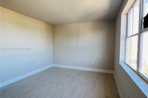 Copropriété à louer à Miami, Floride: 3 chambres, 144.93 m2 № 1971455 - photo 11