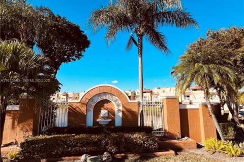 Copropriété à louer à Miami, Floride: 3 chambres, 144.93 m2 № 1971455 - photo 16