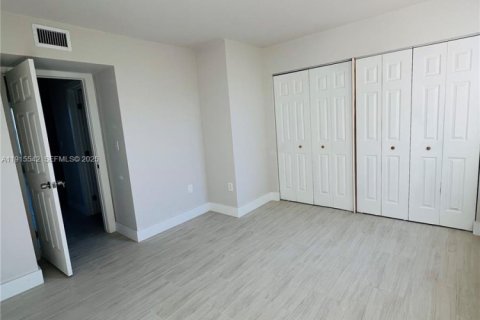 Copropriété à louer à Miami, Floride: 3 chambres, 144.93 m2 № 1971455 - photo 8