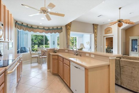 House in North Port, Florida 3 bedrooms, 170.01 sq.m. № 2103022 - photo 12
