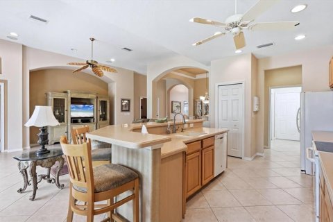 House in North Port, Florida 3 bedrooms, 170.01 sq.m. № 2103022 - photo 14