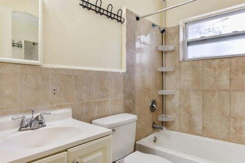 Villa ou maison à vendre à Altamonte Springs, Floride: 3 chambres, 118.91 m2 № 2107733 - photo 13