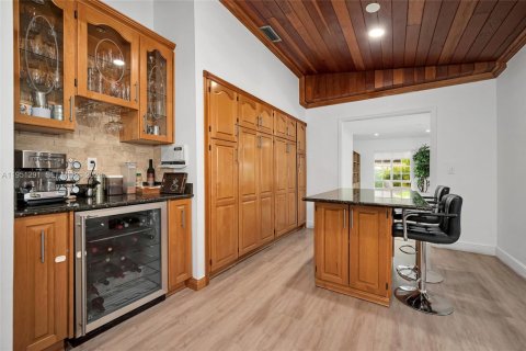 Casa en venta en Miami, Florida, 7 dormitorios, 508.55 m2 № 2057826 - foto 11