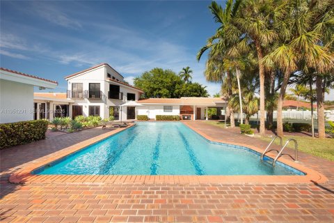 Casa en venta en Miami, Florida, 7 dormitorios, 508.55 m2 № 2057826 - foto 29