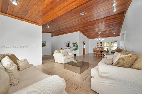 Casa en venta en Miami, Florida, 7 dormitorios, 508.55 m2 № 2057826 - foto 7