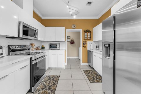 Купить виллу или дом в Майами, Флорида 4 спальни, 268.49м2, № 2056381 - фото 8