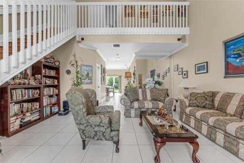 Купить виллу или дом в Майами, Флорида 4 спальни, 268.49м2, № 2056381 - фото 5