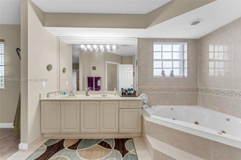 Купить виллу или дом в Майами, Флорида 4 спальни, 268.49м2, № 2056381 - фото 22