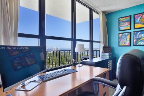 Купить кондоминиум в Майами, Флорида 2 спальни, 113.81м2, № 2034063 - фото 14