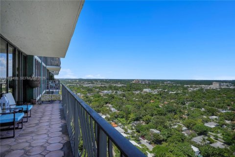 Купить кондоминиум в Майами, Флорида 2 спальни, 113.81м2, № 2034063 - фото 4