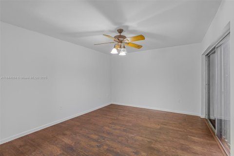 House in Homestead, Florida 2 bedrooms, 127.74 sq.m. № 1841203 - photo 18