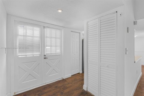 House in Homestead, Florida 2 bedrooms, 127.74 sq.m. № 1841203 - photo 5
