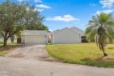 House in Homestead, Florida 2 bedrooms, 127.74 sq.m. № 1841203 - photo 1