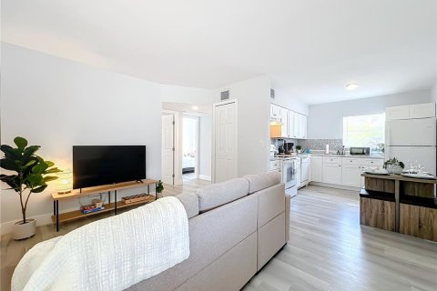 Apartment in Orlando, Florida 2 bedrooms, 62.99 sq.m. № 2224758 - photo 8