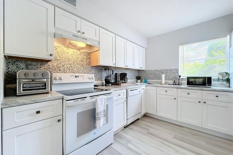 Apartment in Orlando, Florida 2 bedrooms, 62.99 sq.m. № 2224758 - photo 15