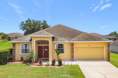 House in Lakeland, Florida 4 bedrooms, 189.15 sq.m. № 2297012