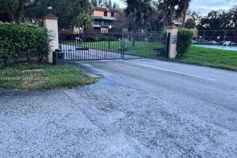 Copropriété à vendre à Plantation, Floride: 2 chambres, 104.98 m2 № 2008673 - photo 18