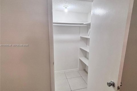 Copropriété à vendre à Plantation, Floride: 2 chambres, 104.98 m2 № 2008673 - photo 5