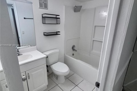 Copropriété à vendre à Plantation, Floride: 2 chambres, 104.98 m2 № 2008673 - photo 4