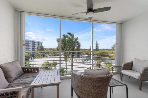 Condo in Pompano Beach, Florida, 2 bedrooms  № 2187415 - photo 14