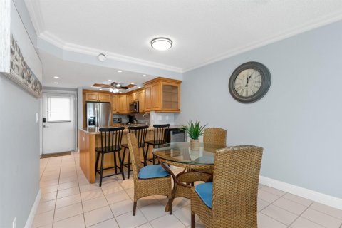 Condo in Pompano Beach, Florida, 2 bedrooms  № 2187415 - photo 23
