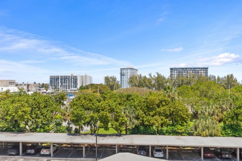 Condo in Pompano Beach, Florida, 2 bedrooms  № 2187415 - photo 20
