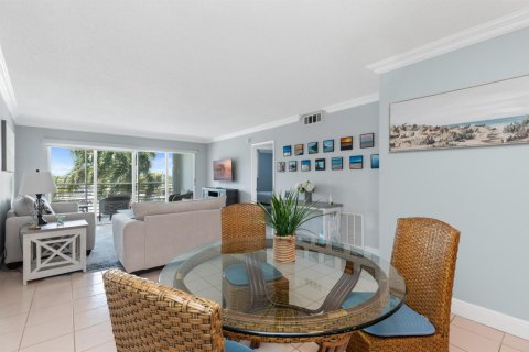 Condo in Pompano Beach, Florida, 2 bedrooms  № 2187415 - photo 7