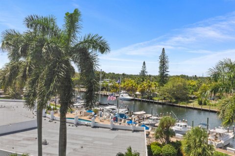 Condo in Pompano Beach, Florida, 2 bedrooms  № 2187415 - photo 16