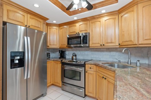 Condo in Pompano Beach, Florida, 2 bedrooms  № 2187415 - photo 29