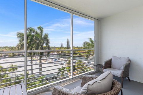 Condo in Pompano Beach, Florida, 2 bedrooms  № 2187415 - photo 15
