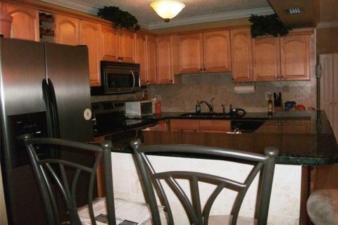 House in North Lauderdale, Florida 3 bedrooms, 131.55 sq.m. № 991730 - photo 1