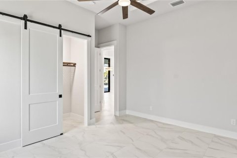 House in Cape Coral, Florida 4 bedrooms, 317.91 sq.m. № 1416806 - photo 29