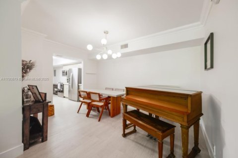 Condominio en alquiler en Key Biscayne, Florida, 2 dormitorios, 130.9 m2 № 1938366 - foto 3
