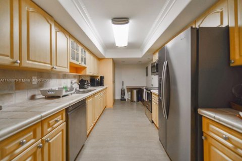 Condominio en alquiler en Key Biscayne, Florida, 2 dormitorios, 130.9 m2 № 1938366 - foto 2