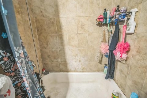 House in Tampa, Florida 2 bedrooms, 101.08 sq.m. № 1745187 - photo 12