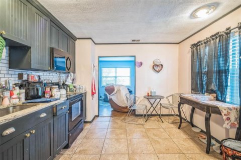 House in Tampa, Florida 2 bedrooms, 101.08 sq.m. № 1745187 - photo 8