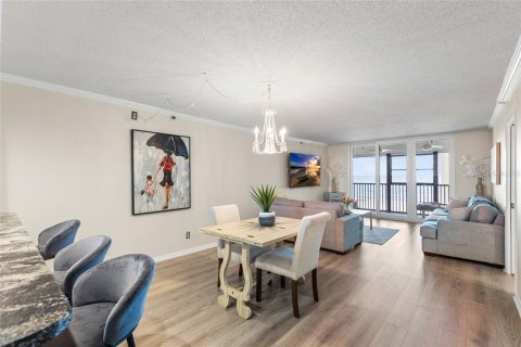 Condo in Madeira Beach, Florida, 2 bedrooms № 2422731 - photo 7