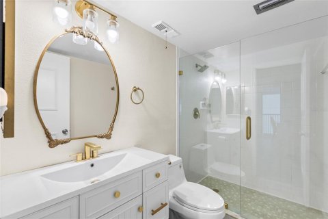 Condo in Madeira Beach, Florida, 2 bedrooms № 2422731 - photo 19