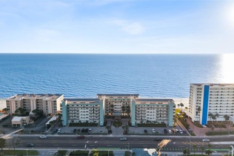 Condo in Madeira Beach, Florida, 2 bedrooms  № 2422731