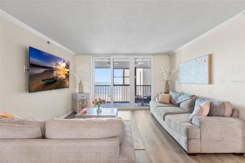 Condo in Madeira Beach, Florida, 2 bedrooms № 2422731 - photo 4
