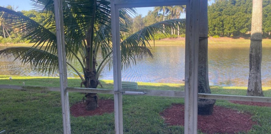 Touwnhouse à Weston, Floride 2 chambres, 105.07 m2 № 2008073