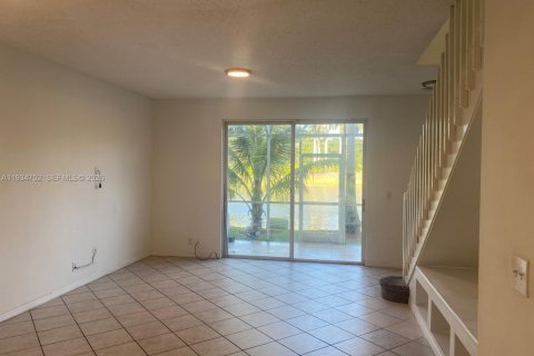 Touwnhouse à louer à Weston, Floride: 2 chambres, 105.07 m2 № 2008073 - photo 4