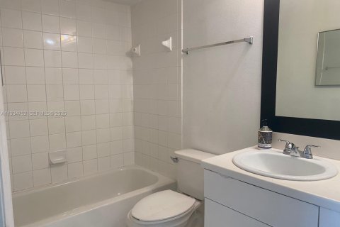 Touwnhouse à louer à Weston, Floride: 2 chambres, 105.07 m2 № 2008073 - photo 10